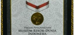 Rekor Dunia Indonesia atas penghargaan oleh Menteri Perhubungan Republik Indonesia